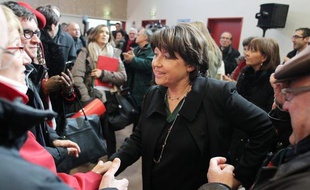 Il y a trois mois, elle était son âpre rivale à la primaire. A 74 jours du premier tour, Martine Aubry, première secrétaire du Parti socialiste, s'est muée en "première supportrice de François Hollande", presque thuriféraire du candidat PS mercredi à Reims.