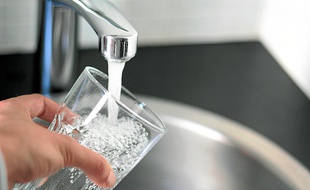 Le 4 février 2015, une régie gérera la distribution et le traitement de l'eau.
