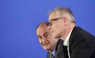Le président du festival de Cannes Pierre Lescure et le délégué général Thierry Frémaux le 16 avril 2015 à Paris