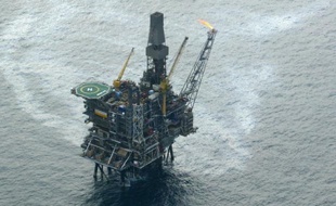 Plus de 700 employés du pétrole se sont mis en grève en Norvège dimanche après une rupture des négociations sur les retraites, entraînant des baisses de production et des pertes de plusieurs dizaines de millions de dollars par jour, a indiqué l'organisation patronale.