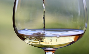 L'assemblage donne aux vins multi-cépages leur complexité.