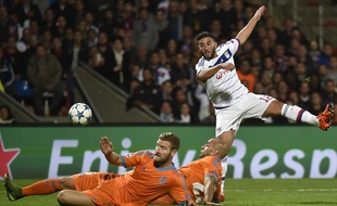 Le milieu de terrain de l'OL Jordan Ferri contre Valence, le 29 septembre 2015, en Ligue des champions.