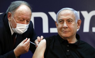 Le Premier ministre Benjamin Netanyahu s'est fait vacciner, le 19 décembre 2020.