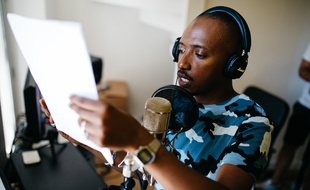 Le rappeur Soprano a prêté sa voix pour l'application de révisions Studytracks.