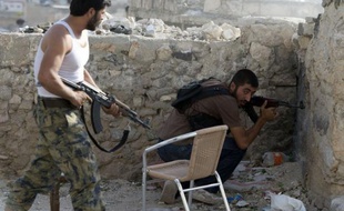 Dix-huit membres de la force d'élite de la Garde républicaine ont été tués jeudi matin à Qoudssaya, une banlieue ouest de Damas, par une explosion suivie d'échanges de tirs, a rapporté l'Observatoire syrien des droits de l'Homme (OSDH).