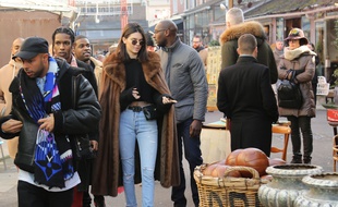 Kendall Jenner flâne au marché aux puces de Saint-Ouen