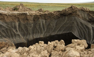 Un cratère apparu en Sibérie, dans la péninsule de Yamal, en juillet 2014.