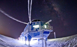 Durant cet hiver 2017, la station britannique Halley VI dans l'Antarctique va être déplacée, en raison des craintes qu'elle ne se retrouve sur un iceberg à la dérive.