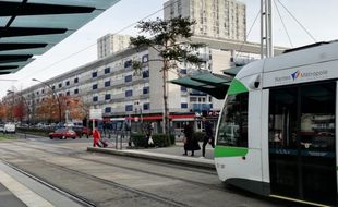 La place Mendès-France, quartier Bellevue, à cheval entre Nantes et Saint-Herblain.