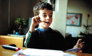 Selon la FCPE, les devoirs à la maison « ne font qu'accentuer les inégalités entre les enfants ».