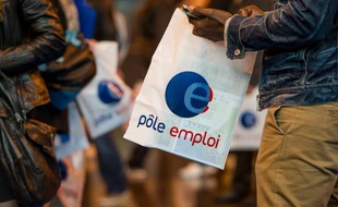 Avec les droits rechargeables entrés en vigueur au 1er octobre, lorsqu'un salarié perd son emploi, il doit épuiser ses anciens droits à indemnisation, s'il lui en reste, avant d'obtenir ses nouveaux droits
