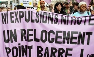 De 900 à 3.000 voire 4.000 personnes selon la police ou les organisateurs, ont manifesté samedi à Paris en faveur du droit au logement à la veille de la fin de la trêve hivernale des expulsions locatives.
