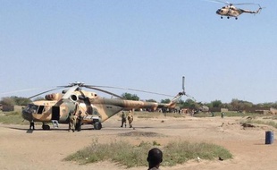 Des hélicoptères à Fotokol au Cameroun de retour d'une opération à Gamboru (Nigeria) le 1er février 2015