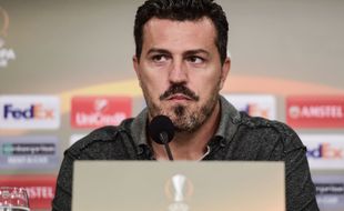 Oscar Garcia, ici en septembre 2016 lors d'une conférence de presse avec le Red Bull Salzbourg, avant un match de Ligue Europa contre Shalke 04.