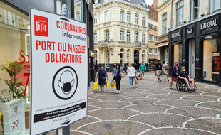 A Lille, dans certains endroits, on porte obligatoirement le masque dans la rue.