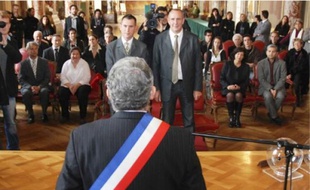 Six communes ont fait part de leur intention de célébrer le pacs à la mairie.