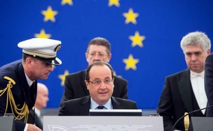 Le président français François Hollande a observé mardi devant le Parlement européen qu'il lui "arrivait d'être d'accord" avec le Premier ministre britannique David Cameron, en citant la question du mariage homosexuel, en cours d'instauration dans les deux pays.