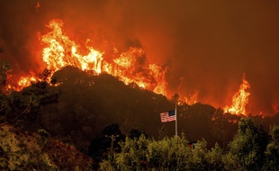 Un incendie dans le Comté de Napa, en Californie, le 18 août 2020