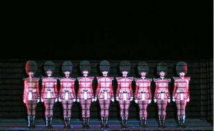 Quelque 650 danseuses sont passées sur la scène du cabaret en 60 ans.