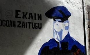 La cour d'assises spéciale de Paris a condamné jeudi à 18 et 14 ans de réclusion criminelle respectivement, Ekaitz Sirvent Auzmendi et Ainhoa Ozaeta Mendikute, considérés comme anciens responsables de l'extorsion de fonds au sein de l'organisation séparatiste basque ETA.