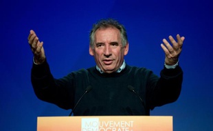 Le président du MoDem François Bayrou, lors d'un meeting à Guidel dans l'ouest de la France, le 25 septembre 2015