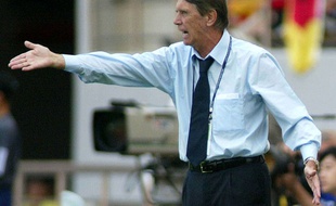 Cesare Maldini, sur le banc du Paraguay en 2002.