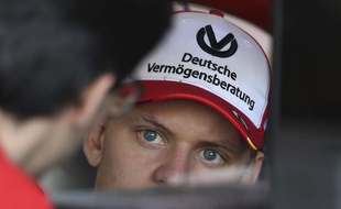 Mick Schumacher, le fils de Michael, rejoint la filière de développement des jeunes pilotes de Ferrari.