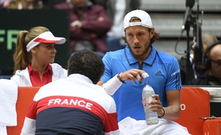 Lucas Pouille lors de la demi-finale de Coupe Davis France-Serbie, le 15 septembre 2017 à Lille.