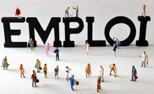 L'emploi salarié, bien qu'en hausse, a connu au 2e trimestre sa plus faible progression depuis trois ans (illustration).