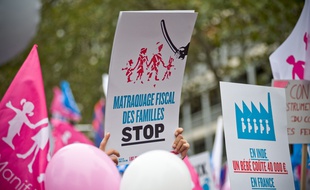 La Manif pour tous dans la rue à Paris le 5 octobre 2014.