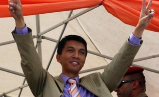 La Haute cour constitutionnelle (HCC) de Madagascar a officiellement entériné mercredi l'accession au pouvoir d'Andry Rajoelina, désormais président d'une autorité de transition à la tête de l'Etat pour une durée maximale de deux ans.