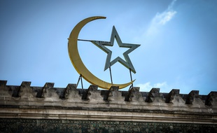 Illustration:La façade de la Grande Mosquée de Paris, le 24 mai 2020.