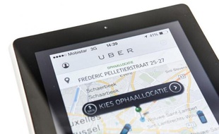 Une application Uber sur un téléphone