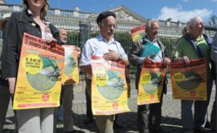 Les opposants ne désarment pas.