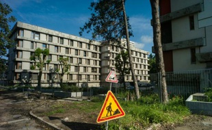 Opération de rénovation pour les HLM des Bleuets, à Créteil près de Paris, le 18 juin 2016