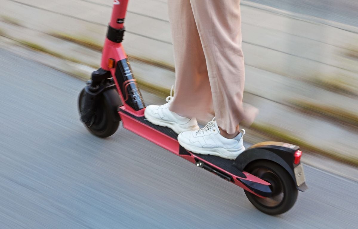 « Je n'ai pas dormi jusqu'à ce qu'elle se réveille »... Une mère témoigne après le grave accident de trottinette de sa fille