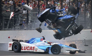 Le spectaculaire accident de Scott Dixon.