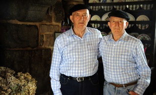 Les frères Morvan quittent la scène après avoir fait danser la Bretagne pendant plus de 60 ans.