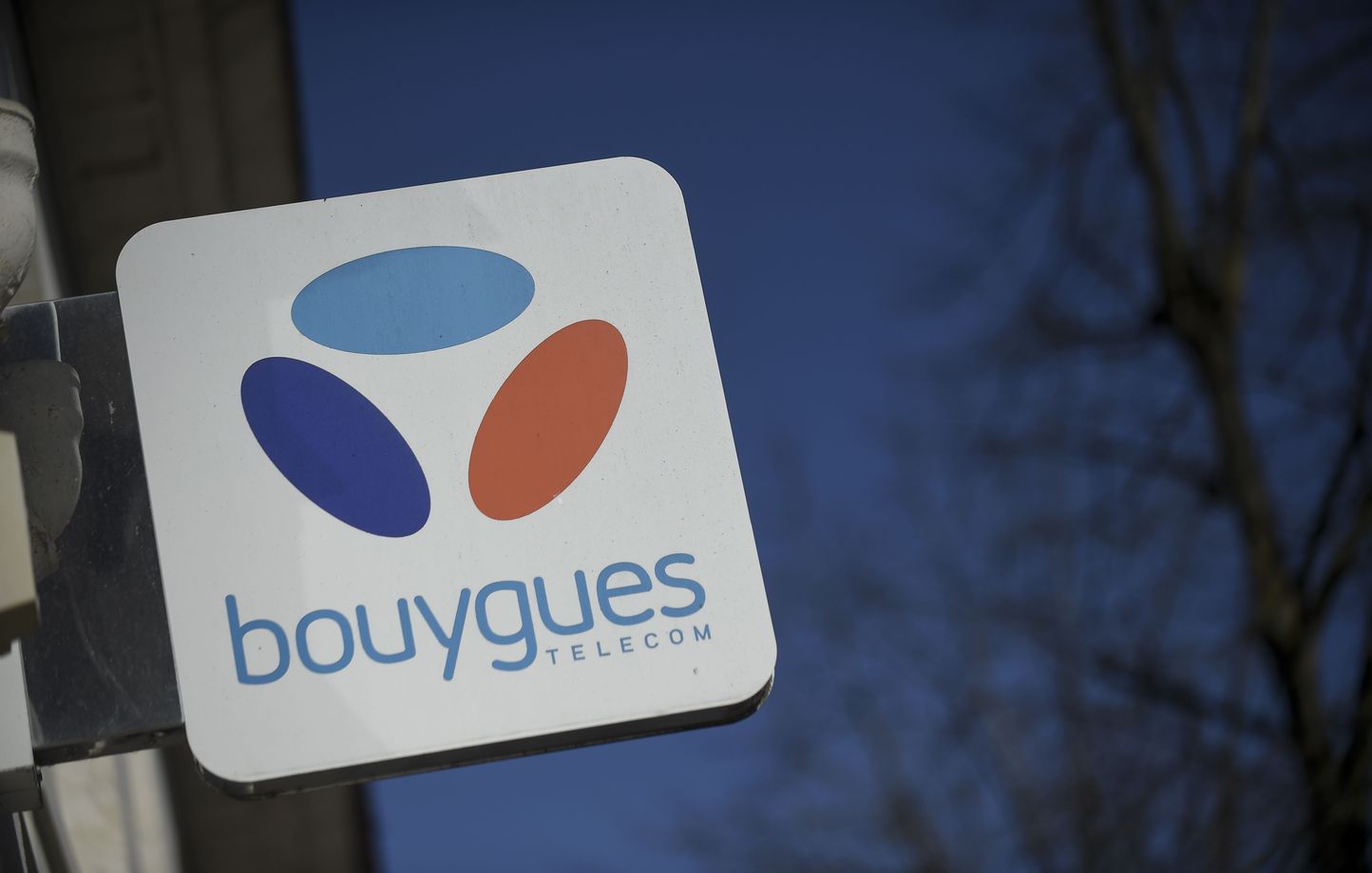 L'opérateur Bouygues Telecom victime d'une vaste cyberattaque, plus de six millions de comptes touchés thumbnail
