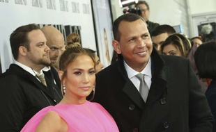 La chanteuse Jennifer Lopez et son fiancé, l'ancien sportif, Alex Rodriguez.