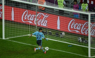 L'Espagne, tenante du titre, s'est qualifiée pour les quarts de finale de l'Euro-2012, après avoir battu 1 à 0 (mi-temps: 0-0) la Croatie, éliminée, lors de la 3e et dernière journée du groupe C de l'Euro-2012, dimanche à Gdansk.
