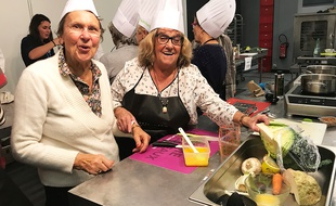 A Nice, les séniors réapprennent à cuisiner avec les aliments oubliés au frigo.