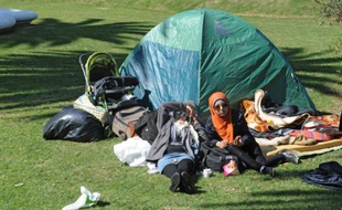 Des Syriens se sont installés dans des tentes dans le centre de Montevideo, le 8 septembre 2015 pour réclamer leur départ d'Uruguay