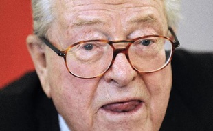 La condamnation de Jean-Marie Le Pen pour ses propos sur l'Occupation qui n'aurait pas été selon lui "particulièrement inhumaine", est devenue définitive mercredi, la Cour de cassation ayant rejeté le pourvoi du président d'honneur du FN, a-t-on appris de source judiciaire.