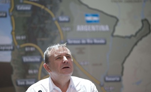 Le directeur du Dakar Etienne Lavigne, lors de la présentation de l'édition 2015 à Buenos Aires, le 11 décembre 2014.