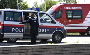 Des policiers autrichiens près du lac de Neusiedl, le 20 avril 2018. (Illustration)