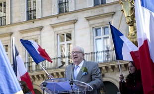 Jean-Marie Le Pen, cofondateur du Front national, le 1er mai 2016 place des Pyramides à Paris.
