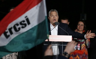 Viktor Orban s'adresse à ses soutiens, à Budapest le 8 avril 2018.