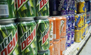 Des canettes de soda dans un supermarché américain en 2010.
