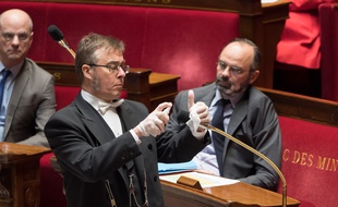 Les débats à l'Assemblée nationale ont leurs particularités pendant le confinement.